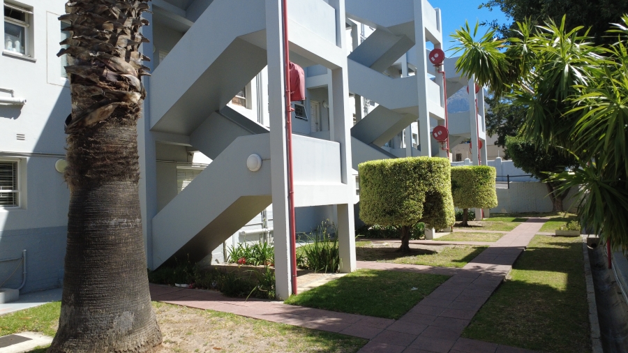 To Let 2 Bedroom Property for Rent in Zonnebloem Western Cape